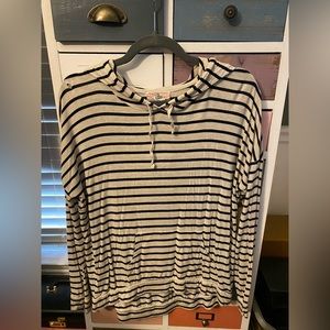 Super soft striped longsleeve with hood